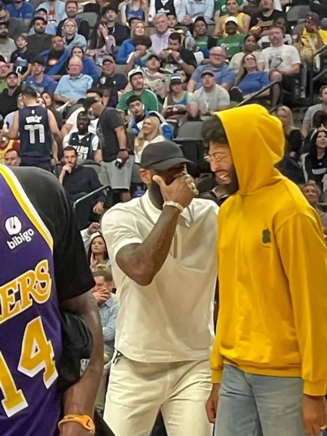 拿日本战犯照片！三笘薰8天仍未道歉，足球游戏怒了：删除，价值归零